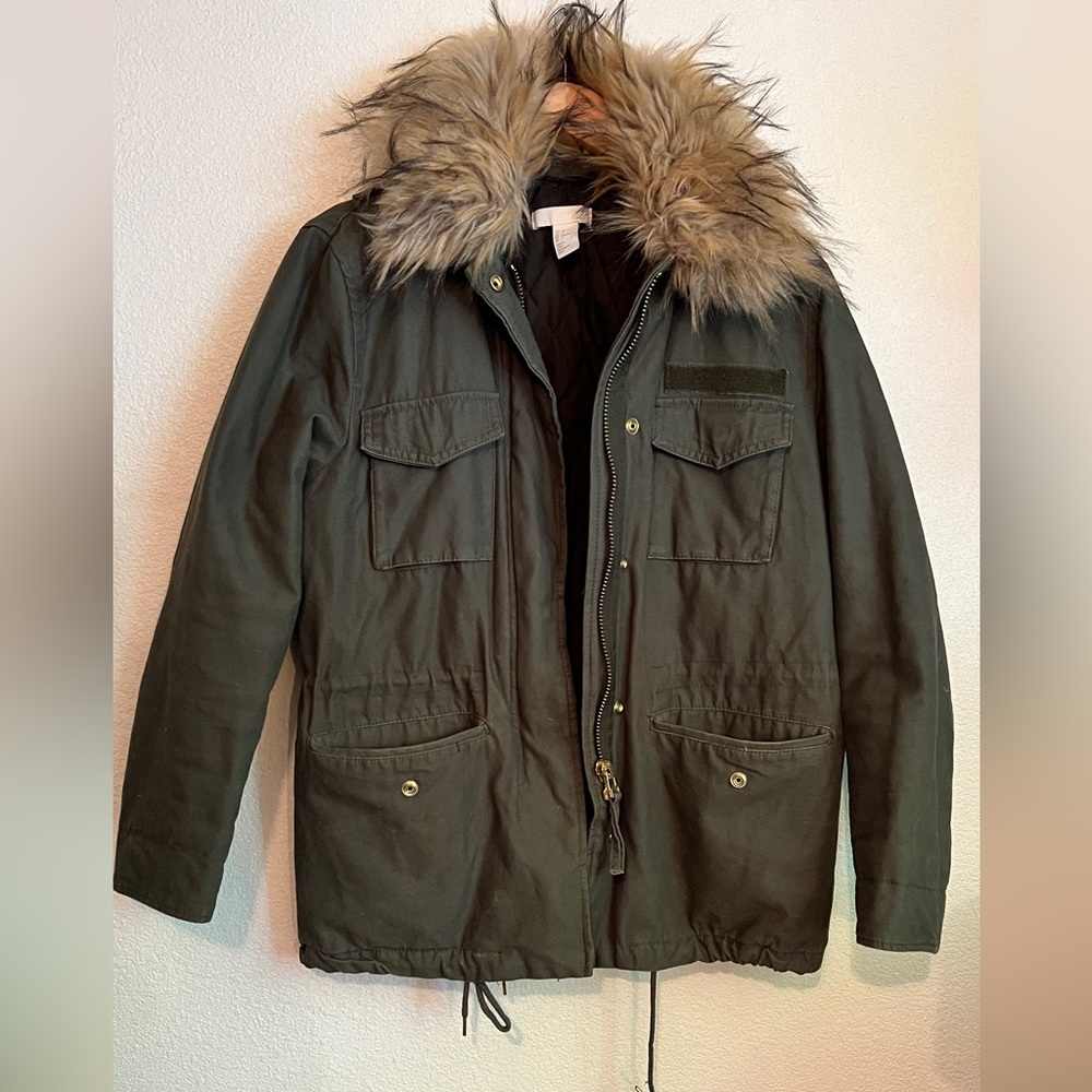 H&M Green Army Coat Faux Fur Women's Girls Size 36 / 4 NEW, quilted lining.